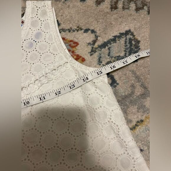 Belle Eyelet Lace Tank Top Blouse Juniors Medium - Picture 3 of 4